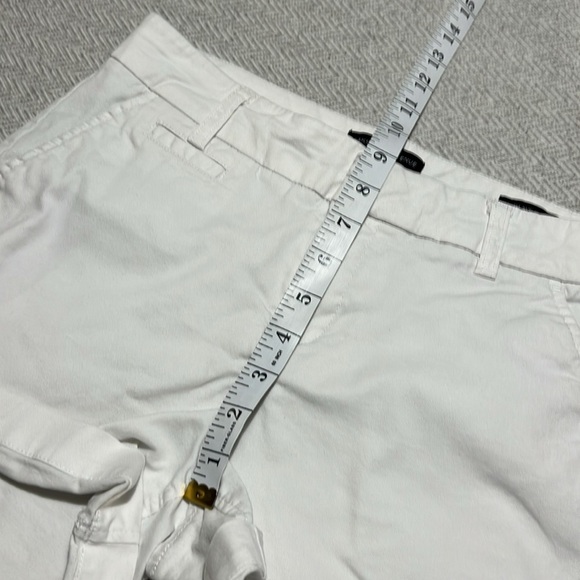 Saks Fifth Ave White Women's Shorts.  Size 2 - Picture 5 of 10